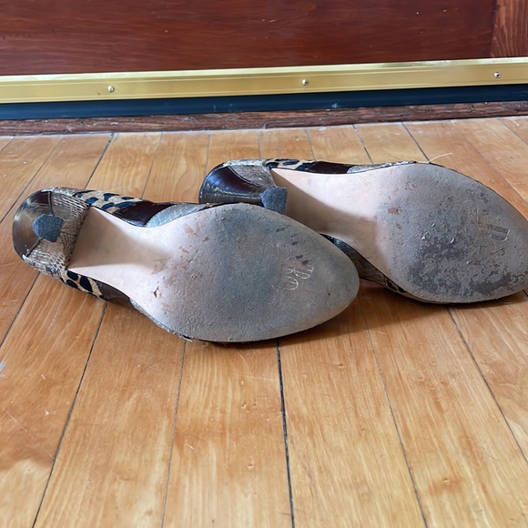 Beverly Feldman Darling patent leather and leopard pumps - Picture 6 of 7